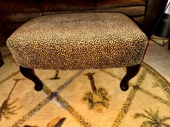 Vintage 1990’s Lazar industries leopard print ottoman