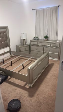 Queen bedroom set