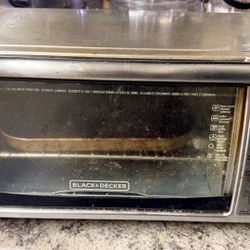 Black & Decker Toaster Oven Works Great