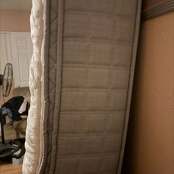 King Size Matress Only. (Solo El Colchon King ) 