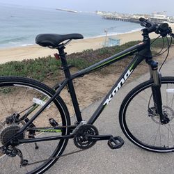 Kona Mahuna. 27 Speed Medium Size 17” Lightweight Aluminum Frame With Hydraulic Disc Brakes 