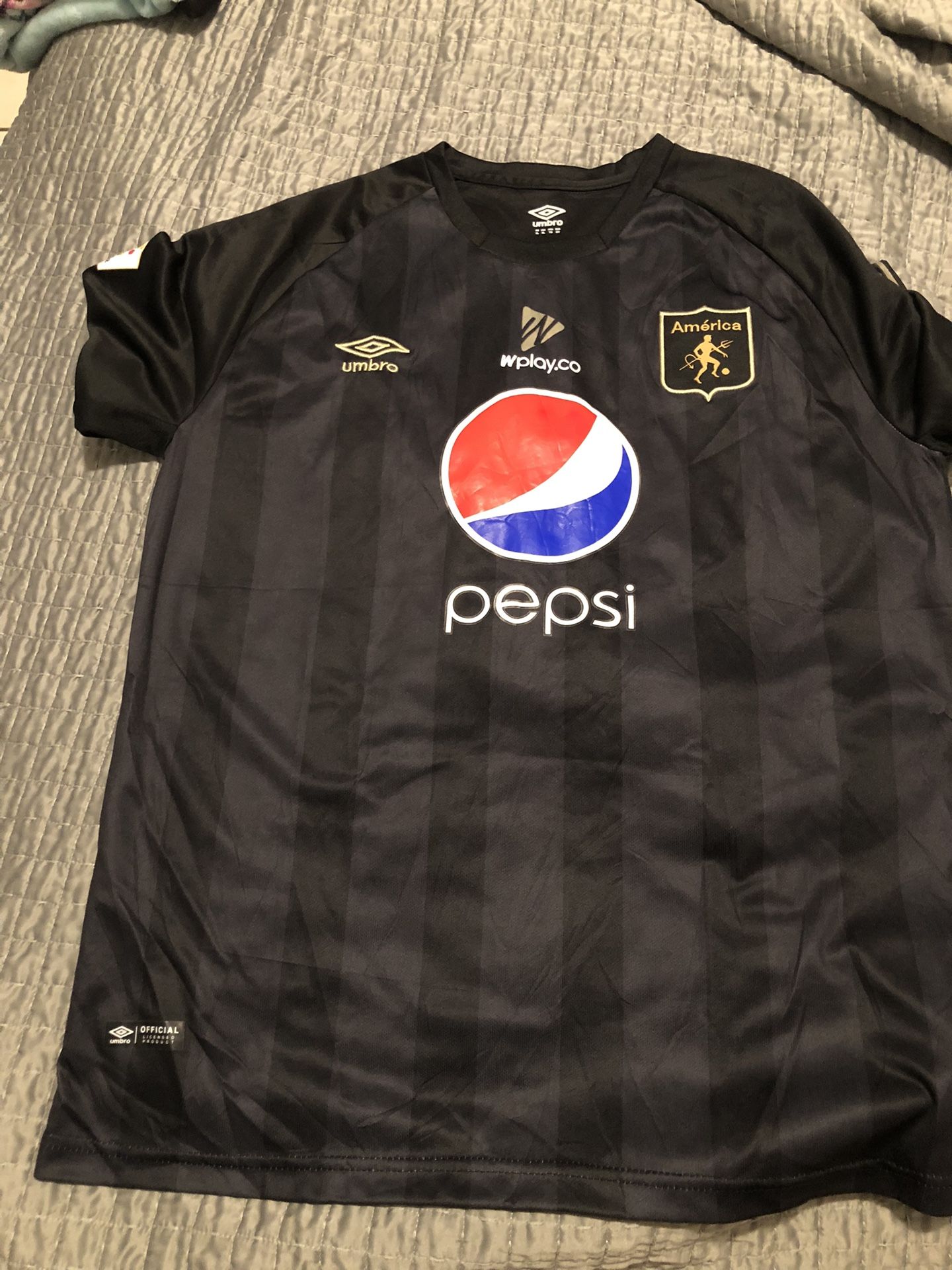 Colombia America de Cali black football shirt