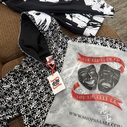 Brand nee large Asaali glow in dark zip up