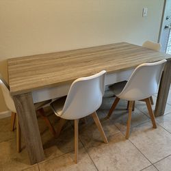 Dining Table with 4x Chairs