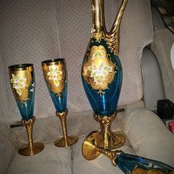 1 Big And Four Small Glasses 24K Gold Leaf - B
By Murano Glass