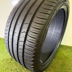 V64  255 35 18 94Y  Momo Toprun M300 AS Sport  One Used Tire 70% Life 