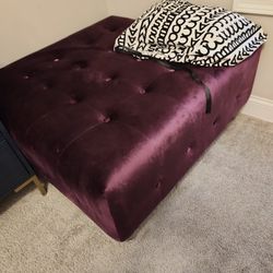 Ottoman/coffee Table 