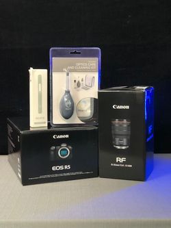 Canon EOS R5 with RF 15-35mm f/2.8 L IS USM Lens (