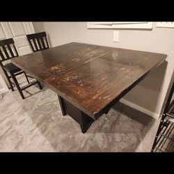 Living Room Table (Adjustable)