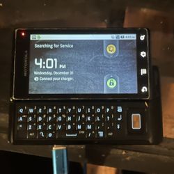 Vintage Motorola Droid A855 Verizon Smartphone (2009) – Powers On, No Cords Included  Description: Vintage Motorola Droid A855 by Verizon, one of the 