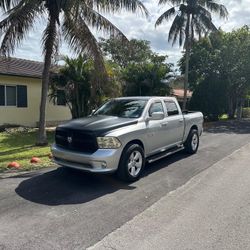 2014 RAM 1500 Crew Cab