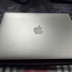2015 Apple MacBook Air - Works well