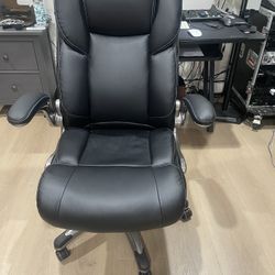 Comfortable Executive Office Chair – Great (like new) Condition