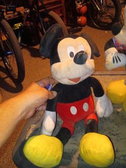 Micky mouse walking farmer doll.and micky mouse back pack