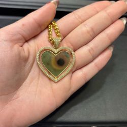 10kt Picture Pendant 