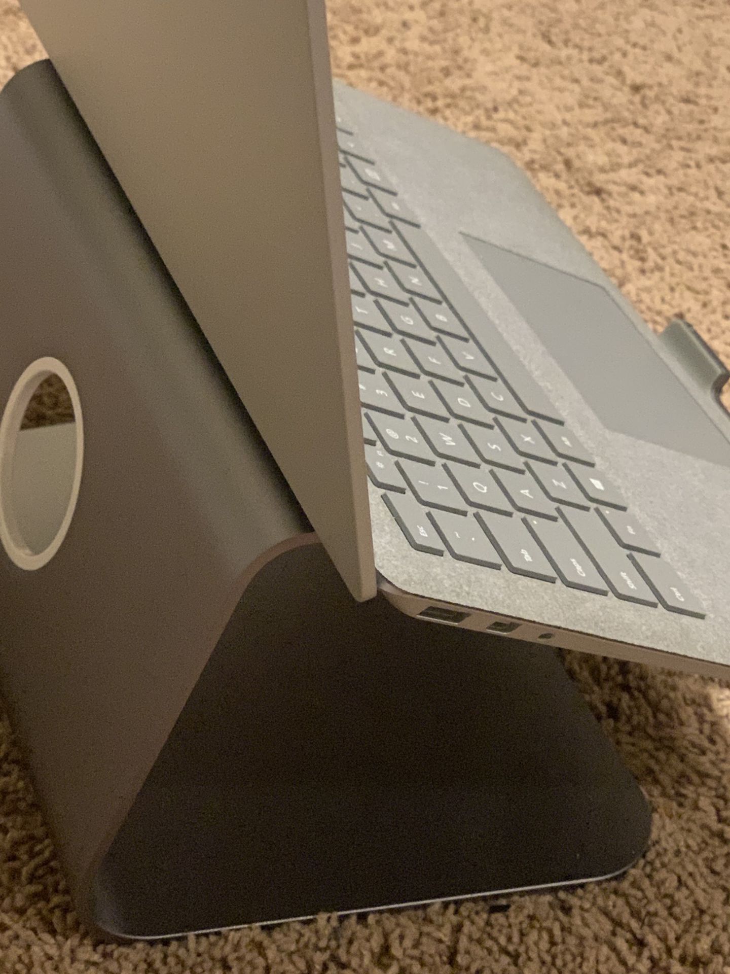 Laptop Stand - High Quality Aluminum