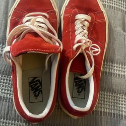 Tennis Shoes 👟