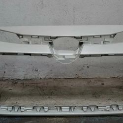 2020 2021 Toyota Corolla L/LE/XLE Front Bumper Cover OEM USED 20