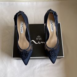 Nina Women’s Donela Navy Sandals Size 7M Brand New With Box.