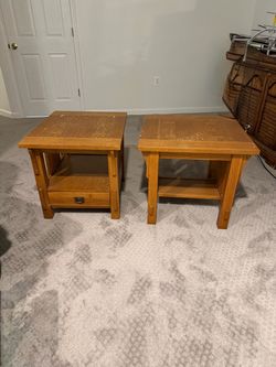 Pair of Solid Oak Mission Style End Tables / Side Tables