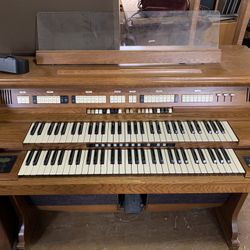 Hammond 926 Classical Organ Digital MIDI 32pedals Very Nice! Built-in Leslie 
