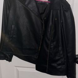 Universal Thread Size medium leather jacket