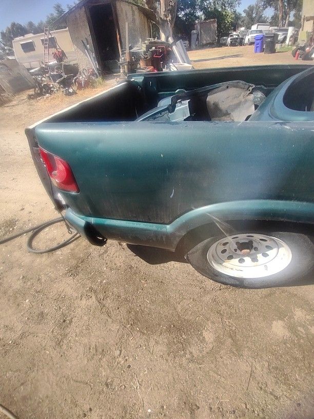 96 97 98 S-10 Bed Fenders Core Tailgate Gas Door