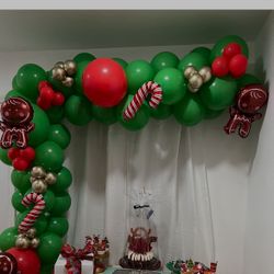 Christmas Balloon Arch 