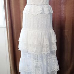 Beautiful lace dress! White color Size S