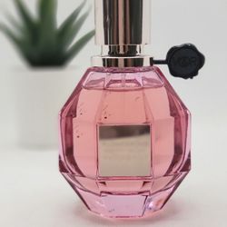 Viktor&Rolf
 
Flowerbomb Pretty Peony Eau de Parfum

1.7 fl 