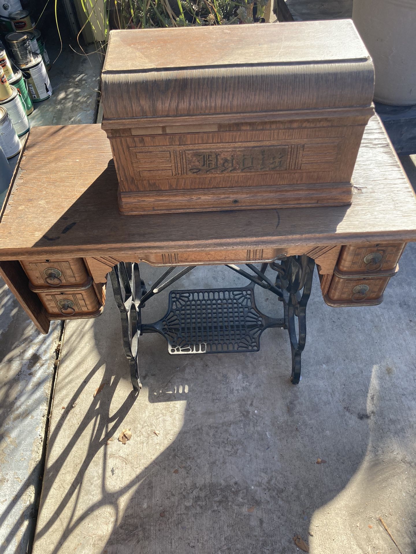 Antique Davis Sewing Machine for Sale in Rancho Cucamonga, CA OfferUp