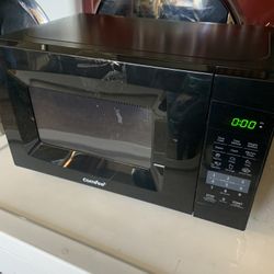 Black Comfee Microwave 