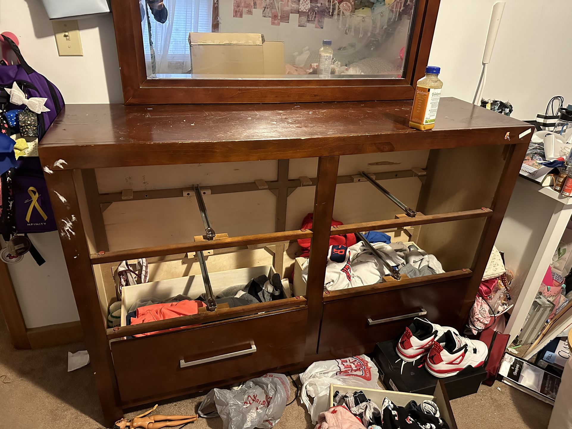 Dresser With Mirror $25