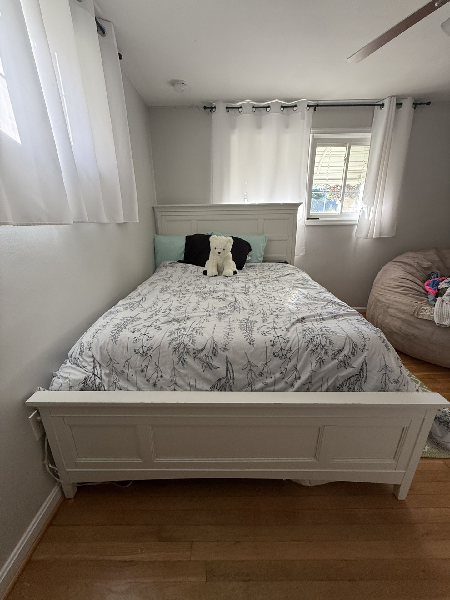 Free Queen Bedframe