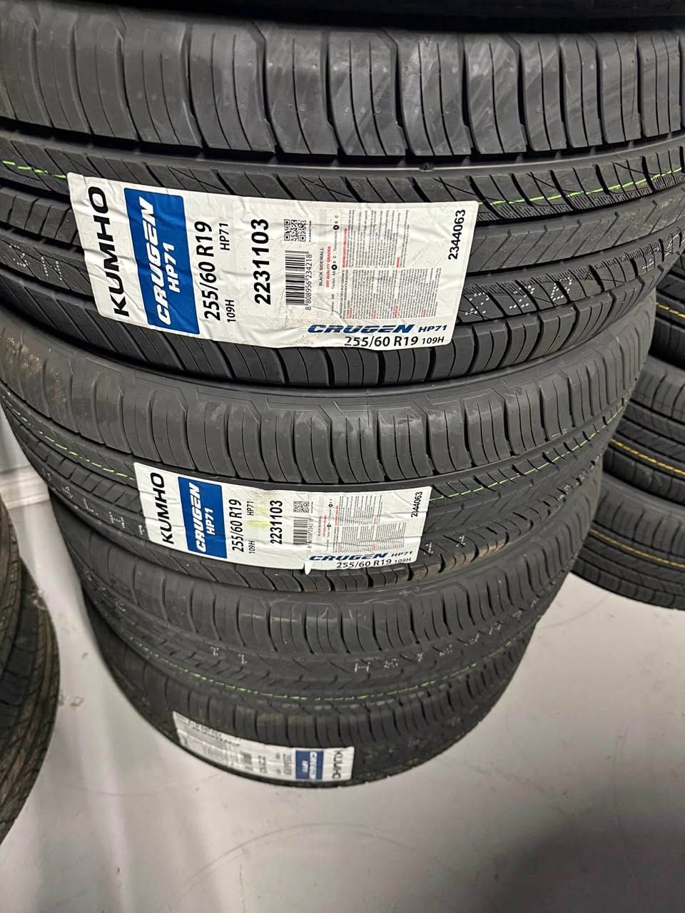 (4) 255-60-19 Kumho Crugen HP71 All Season 65k miles Free Install financing available