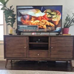 Raymour & Flanigan Miranda TV Console Credenza