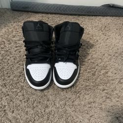 Jordan 1 Mids
