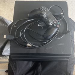 PS4 Pro Slim