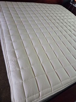 King Latex for Less OrganicLatex Mattress - Like New