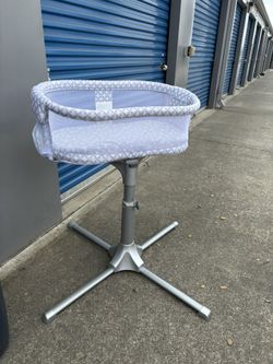 Halo swivel Bassinet