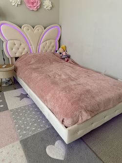 Twin bed