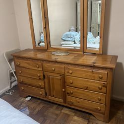 Nice Dresser With 1 End Table