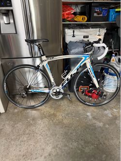 FUJI SST 3.0 LE Road Bike