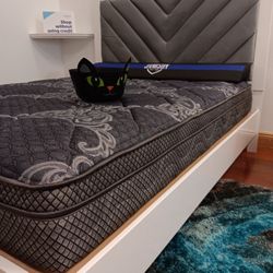 *Spooky Sale Event!!!*---Stunning Colby Platform Queen/King Bedroom Sets---From $799!!!---Delivery And Financing😉