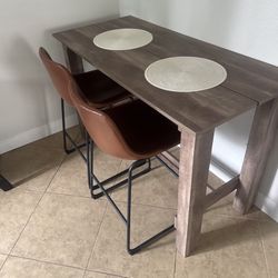 Bar Height Dining Room Table & Chairs
