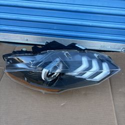 2018,2019,2020,2021,2022,2023 Ford Mustang Headlight/Foco Delantero Rh Passenger Oem,Original  Ask