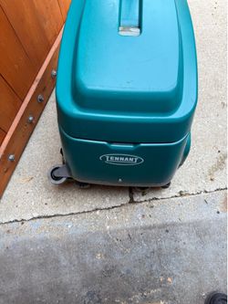 Floor scrubber machine Tenant T1 lithium ion Floor scrubber