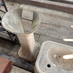 Antique pedestal sink