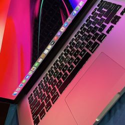 Apple MacBook Pro 15” Quad Core I7, 16GB ram, 500GB SSD $350