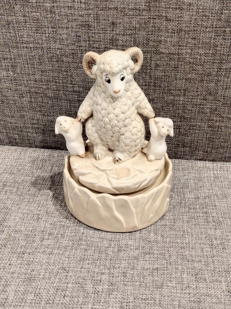 Mama Ram "Love Makes The World Go Round" Music Box